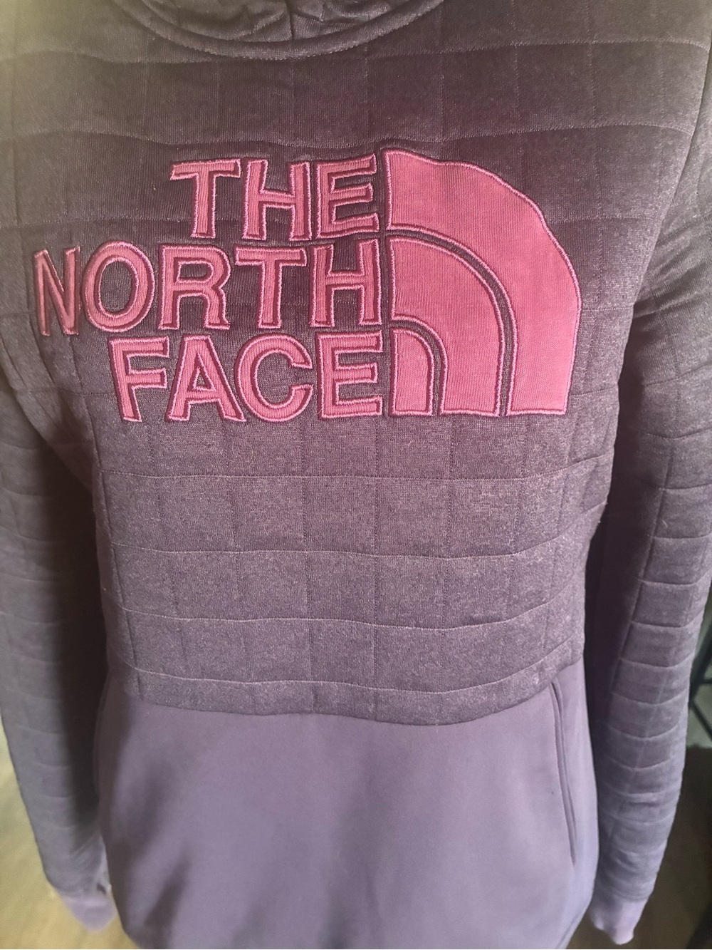 The North Face Women's Dark Purple Quilted Pullover Hoodie with Pink Logo - Picture 5 of 11